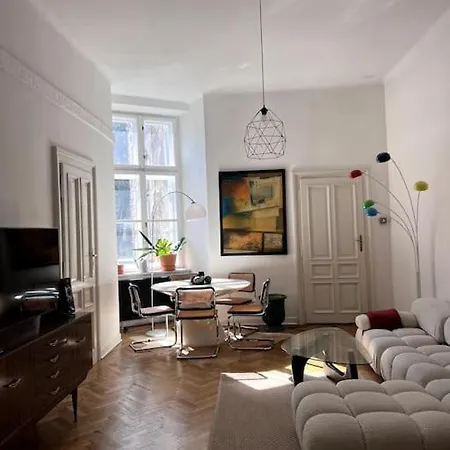 Апартаменты In The Heart Of Old Town